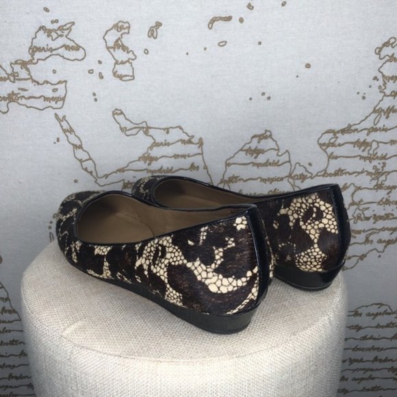 Talbots Size 6.5 Wide Calf Hair Lace Print Leather Pointed Toe Flats - Picture 4 of 13